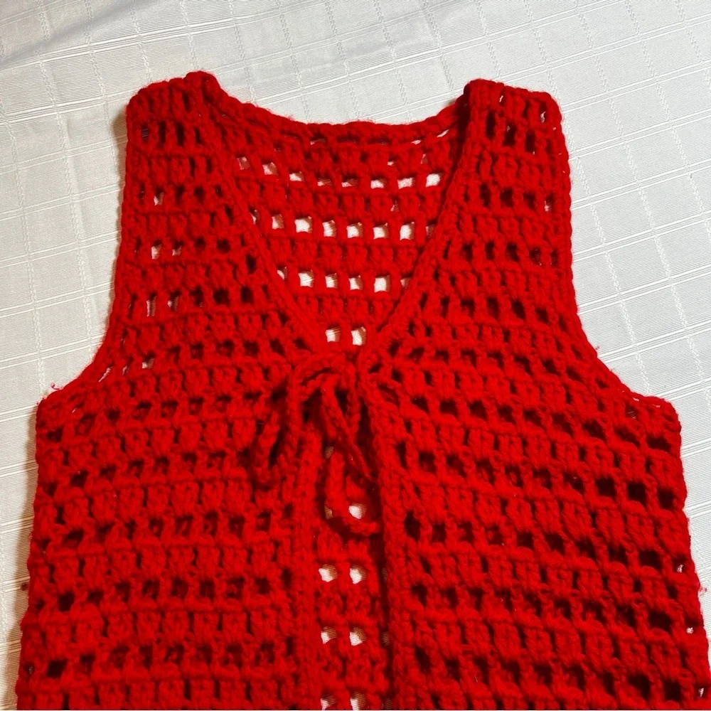 Vintage 1970's Handmade Crochet Red Tie Vest Retro Holiday Festival Hippie - Picture 5 of 7